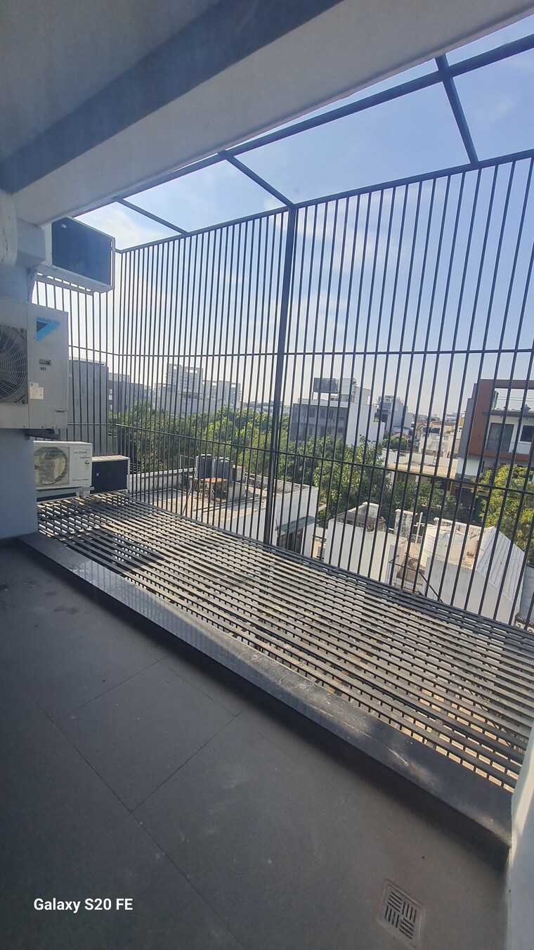 Balcony, sector 46 4 Bedroom 2100 Sq.Ft. Builder Floor In Sector 46 Gurgaon 10357500