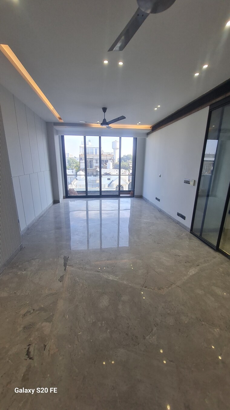 Room, sector 46 4 Bedroom 2100 Sq.Ft. Builder Floor In Sector 46 Gurgaon 10357500