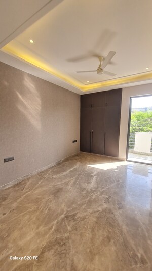Balcony in 4 BHK Builder Floor at Sector 46 – for Sale