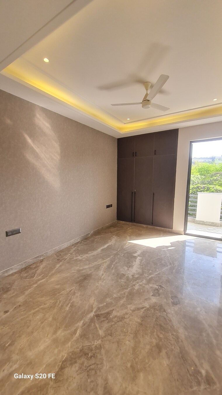 Balcony, sector 46 4 Bedroom 2000 Sq.Ft. Builder Floor In Sector 46 Gurgaon 10357527