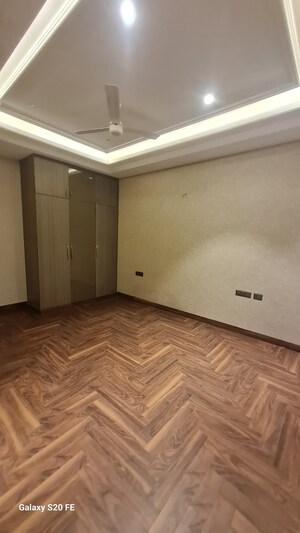 Furnished Amenities in 4 BHK Builder Floor at Sector 46 – for Sale
