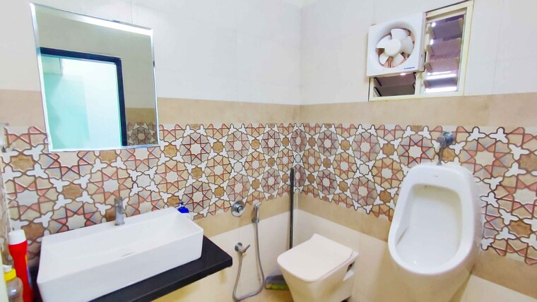 Bathroom, sola Commercial Office Space 1511 Sq.Ft. In Sola Ahmedabad 10357521