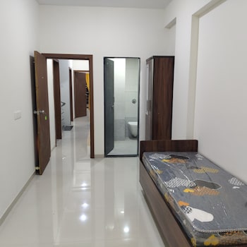 Studio Flat for Rent in Camp, Pune