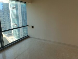Room in 3 BHK Apartment at Lodha World Crest, Worli – for Rent