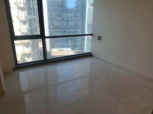 Room in 3 BHK Apartment at Lodha World Crest, Worli – for Rent