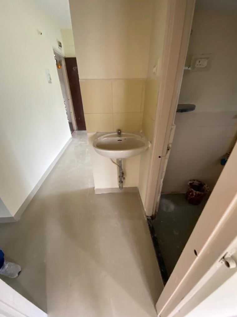 Bathroom, pragati-apartments-dahanukar-colony 1 Bedroom 530 Sq.Ft. Apartment In Dahanukar Colony Pune 10357575