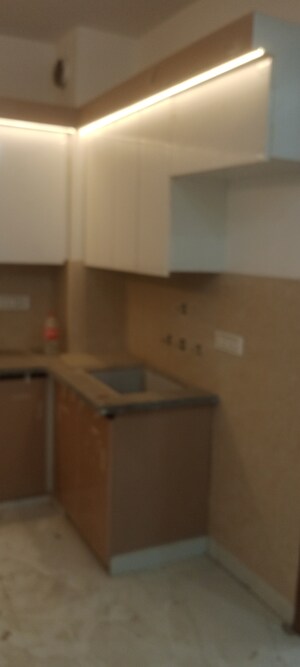 Furnished Amenities in 4 BHK Builder Floor at Dwarka – for Sale
