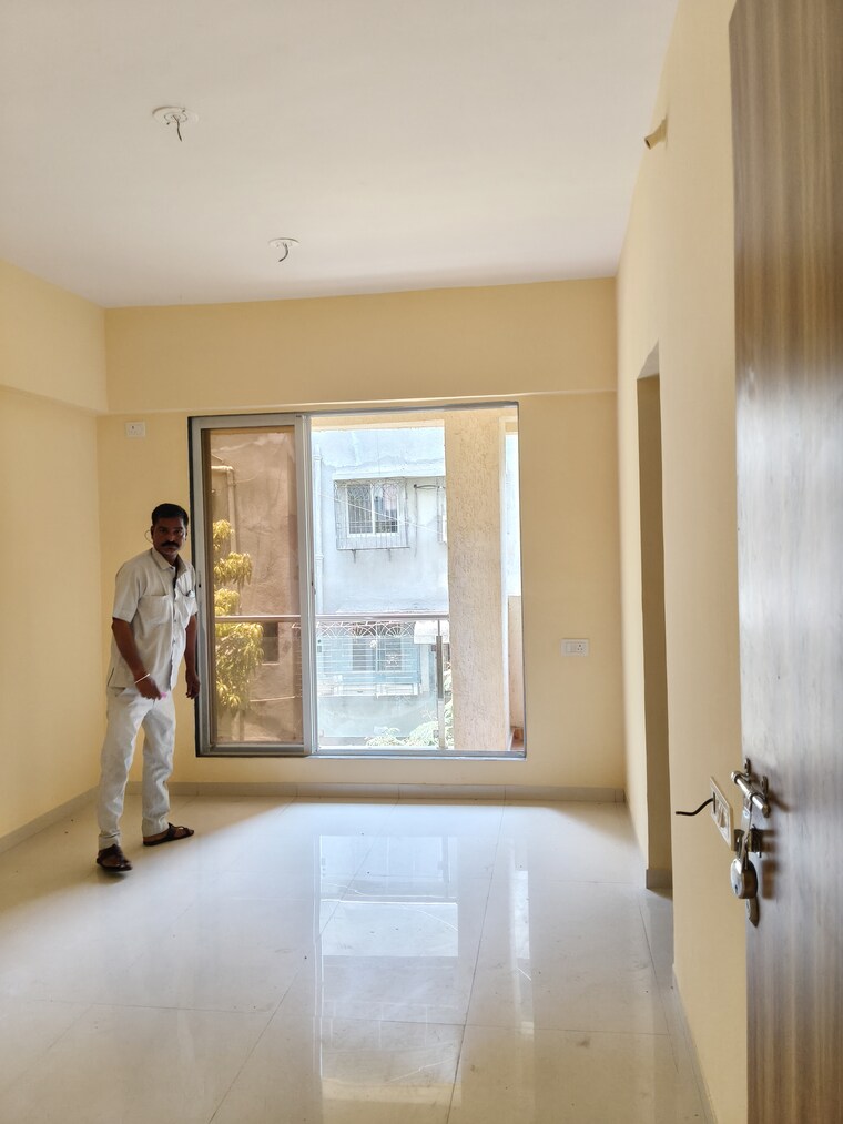 Room, naupada 1 Bedroom 500 Sq.Ft. Apartment In Naupada Thane 10357584