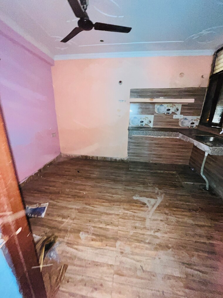 Hall, sector 121 2 Bedroom 1050 Sq.Ft. Builder Floor In Sector 121 Noida 10357586