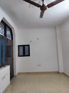 1 BHK + Store Room Independent House For Rent in Sector 22