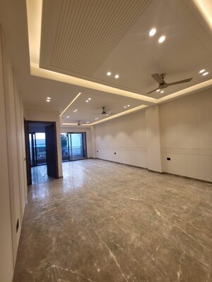 Room in 3 BHK Builder Floor at Greater Kailash I – for Rent