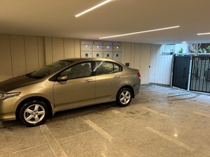 Parking in 3 BHK Builder Floor at Greater Kailash I – for Rent