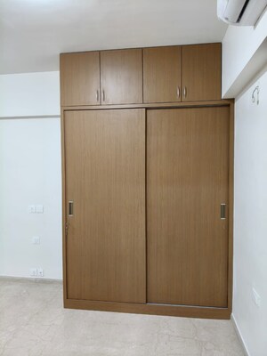 Room in 3 BHK Apartment at Sagar Darshan Bandra, Bandra West – for Rent