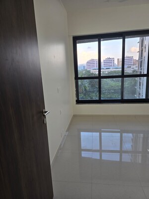 Room in 3 BHK Apartment at Sagar Darshan Bandra, Bandra West – for Rent