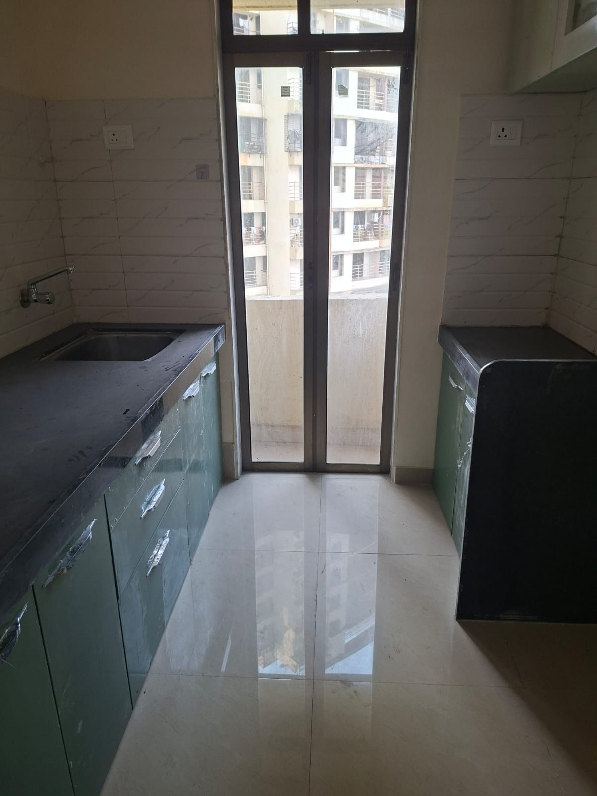 Rental 1 Bedroom 700 Sq.Ft. Apartment in Raunak 108, Kasarvadavali ...