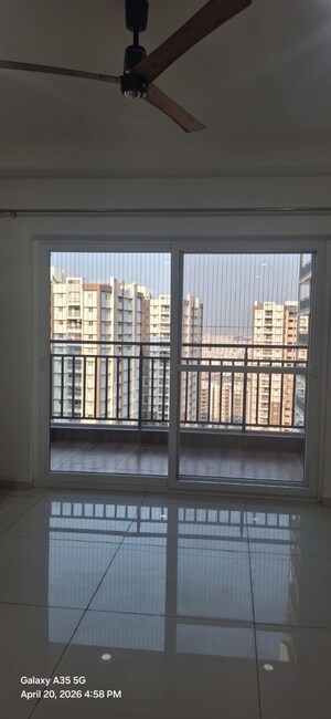 Room in 3 BHK Apartment at Rajapushpa Provincia, Narsingi – for Rent