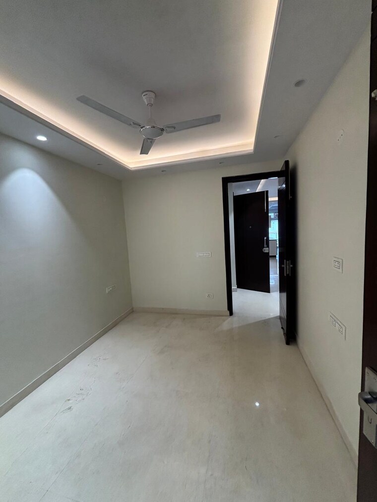 Room, naraina 3 Bedroom 125 Sq.Yd. Builder Floor In Naraina Delhi 10359677
