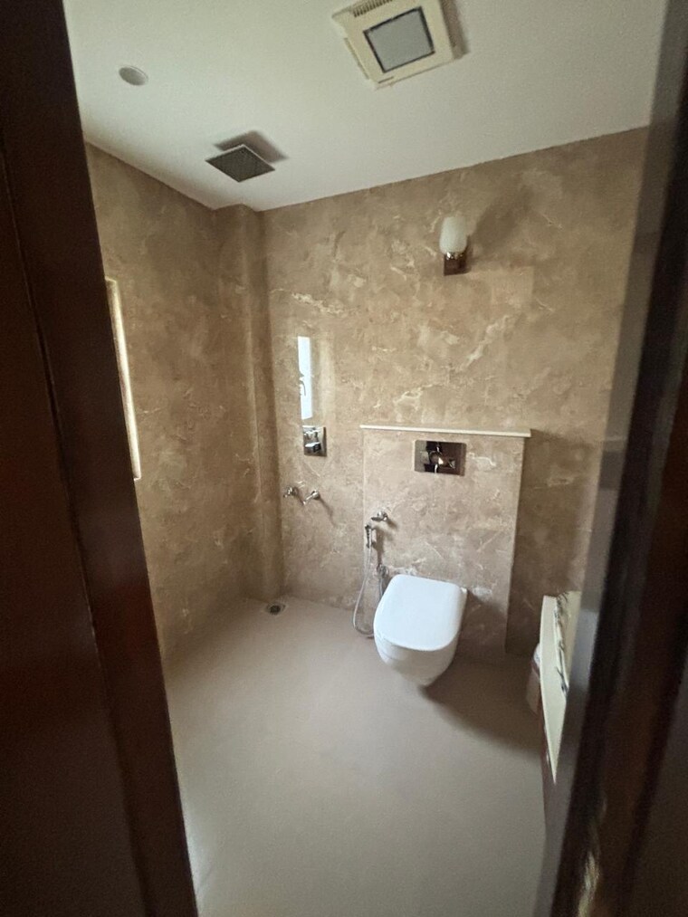 Bathroom, naraina 3 Bedroom 125 Sq.Yd. Builder Floor In Naraina Delhi 10359677