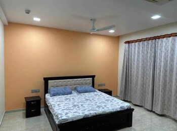 4 BHK Flat for Rent in Borivali West, Mumbai