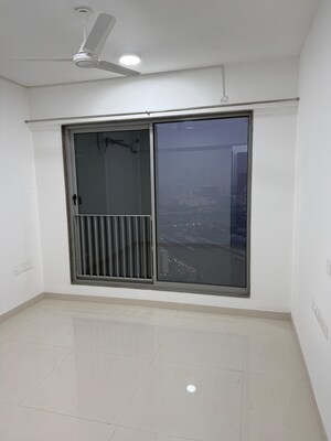 Room in 3 BHK Apartment at Sunteck City Avenue 4, Goregaon West – for Rent