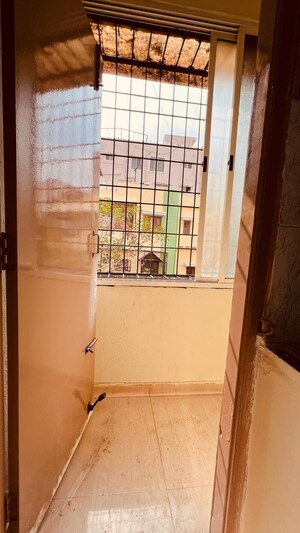 Room in 3 BHK Apartment at Doddanekundi – for Rent