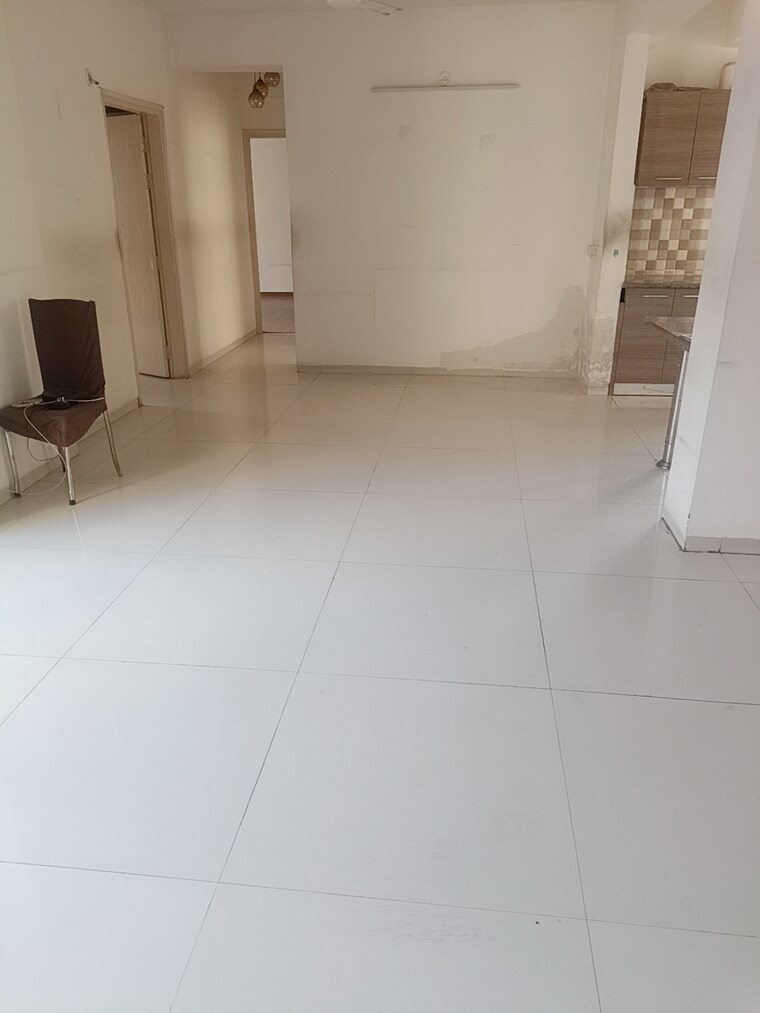 Living Room, tulip-violet 4 Bedroom 2010 Sq.Ft. Apartment In Sector 69 Gurgaon 10360081