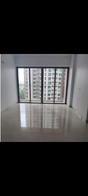 Room in 1 BHK Apartment at Kalpataru Parkcity Sunrise B, Kolshet Road – for Sale