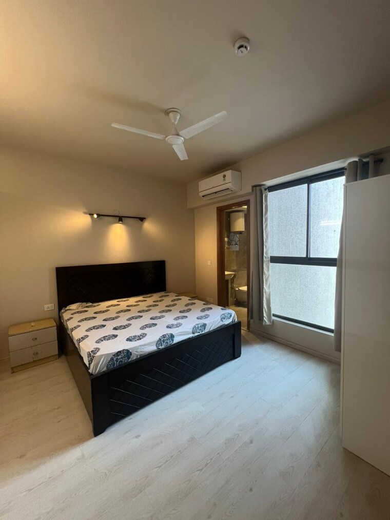 Bedroom, dlf-the-crest 4 Bedroom 3116 Sq.Ft. Apartment In Sector 54 Gurgaon 10360099