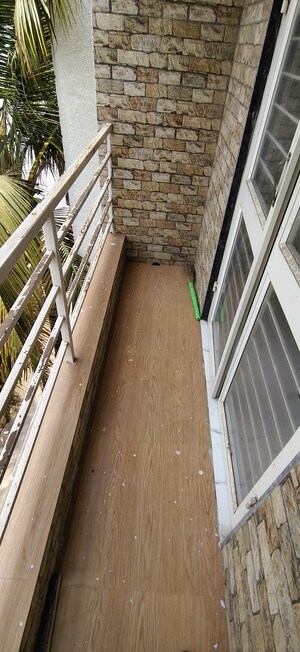 Balcony in 1 BHK Builder Floor at Kamgar Putala Vasahat – for Rent