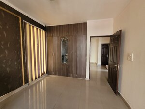 Room in 3 BHK Apartment at Preet Colony – for Rent