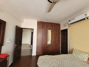 Room in 3 BHK Apartment at Preet Colony – for Rent