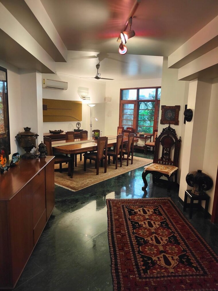 Living Room, chirag enclave 6+ Bedroom 1000 Sq.Yd. Villa In Chirag Enclave Delhi 10360128