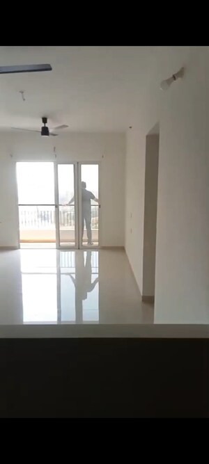 Room in 2 BHK Apartment at K Raheja Sterling, Mohammadwadi – for Rent