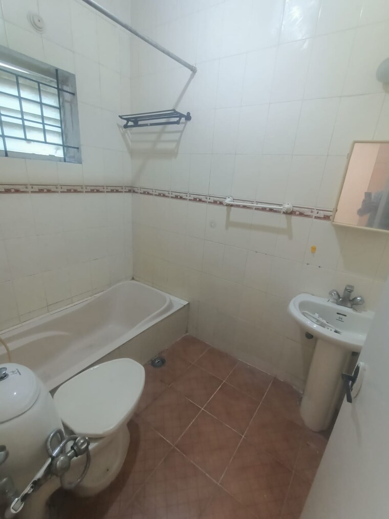 Bathroom, btm layout stage 2 2 Bedroom 1000 Sq.Ft. Apartment In Btm Layout Stage 2 Bangalore 10360176