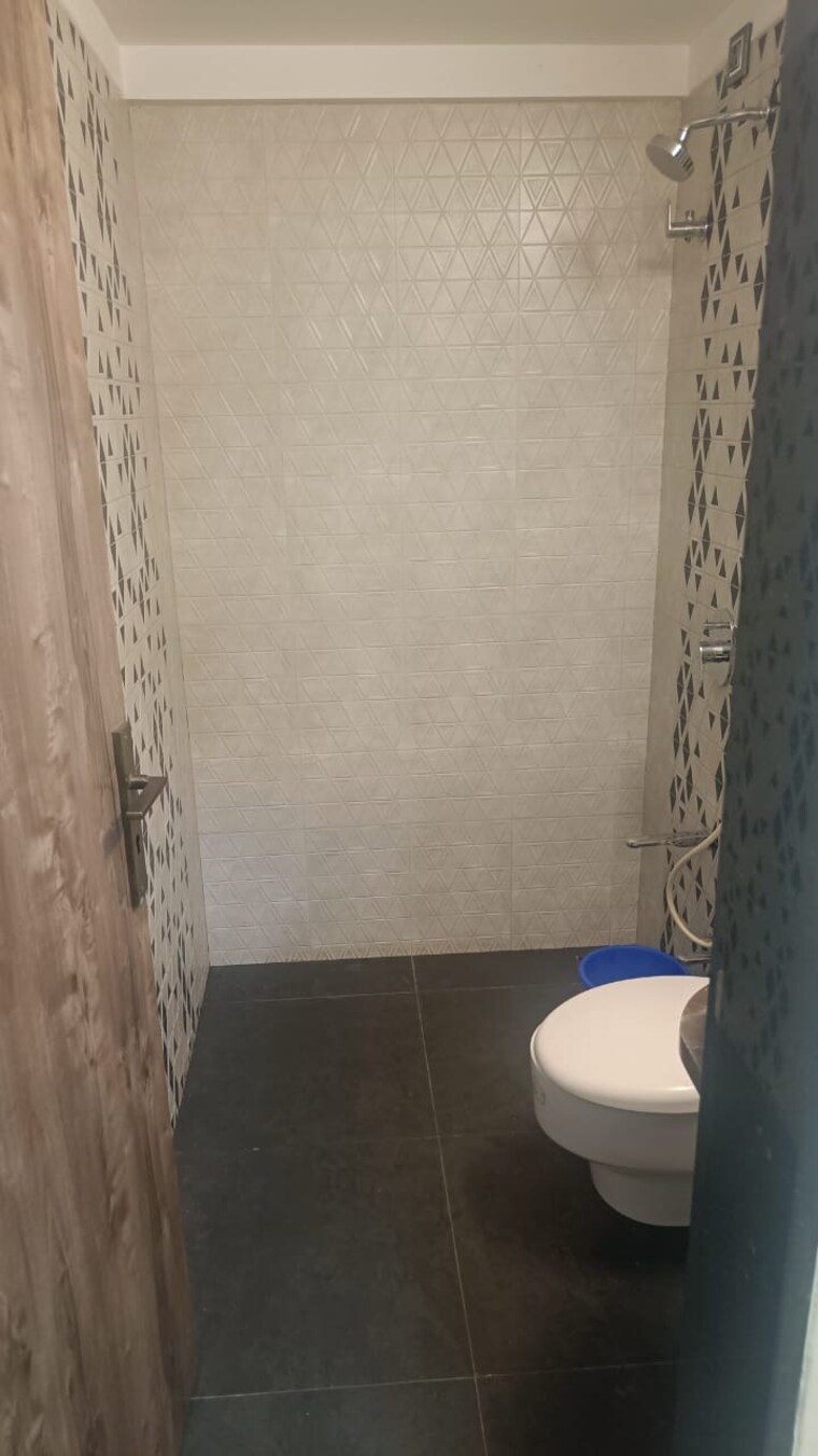 Bathroom, shiv-shakti-tower-28 1 Bedroom 444 Sq.Ft. Apartment In Malad East Mumbai 10360194