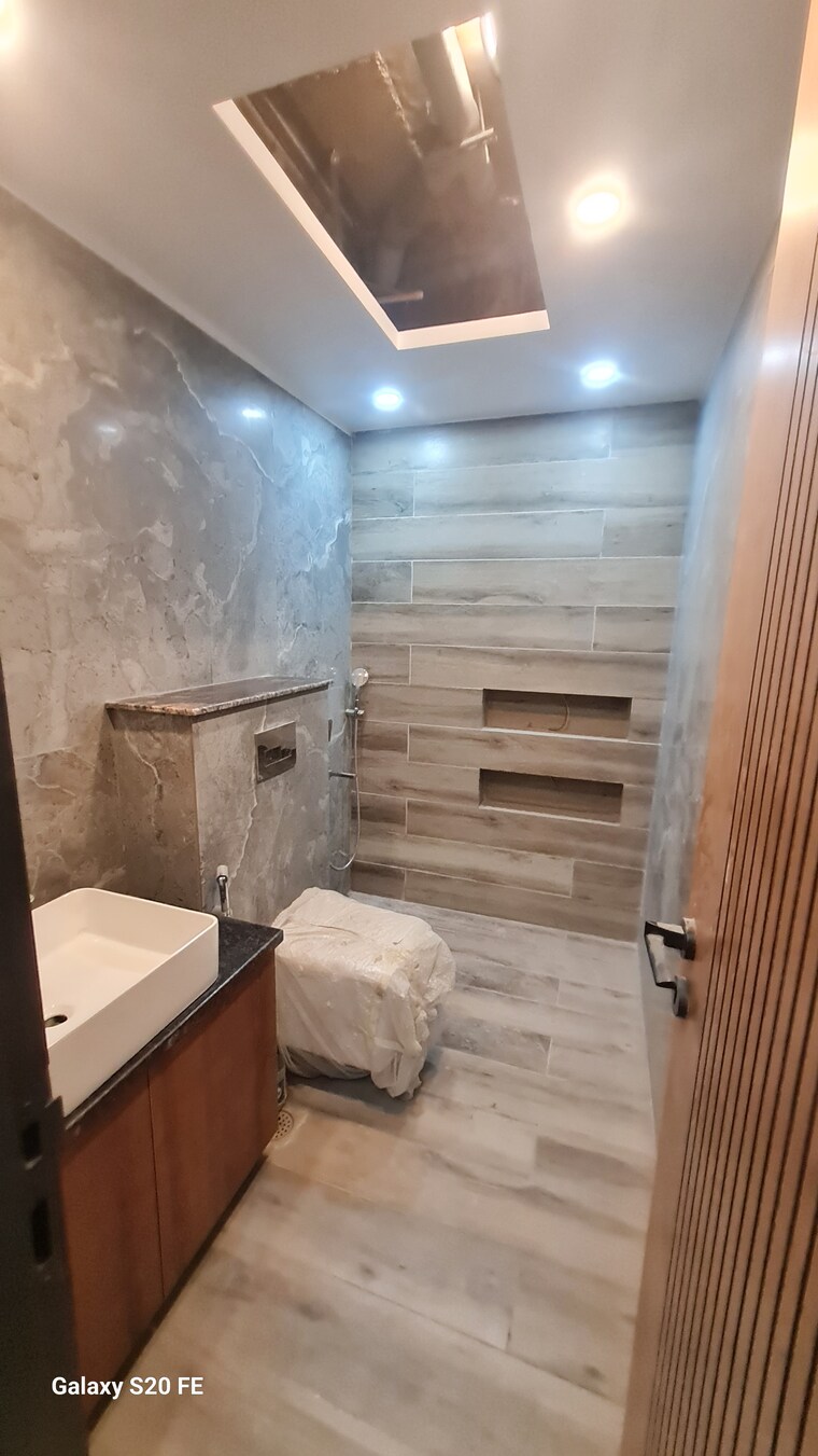 Living Room, dlf phase ii 3 Bedroom 2000 Sq.Ft. Builder Floor In Dlf Phase ii Gurgaon 10360199