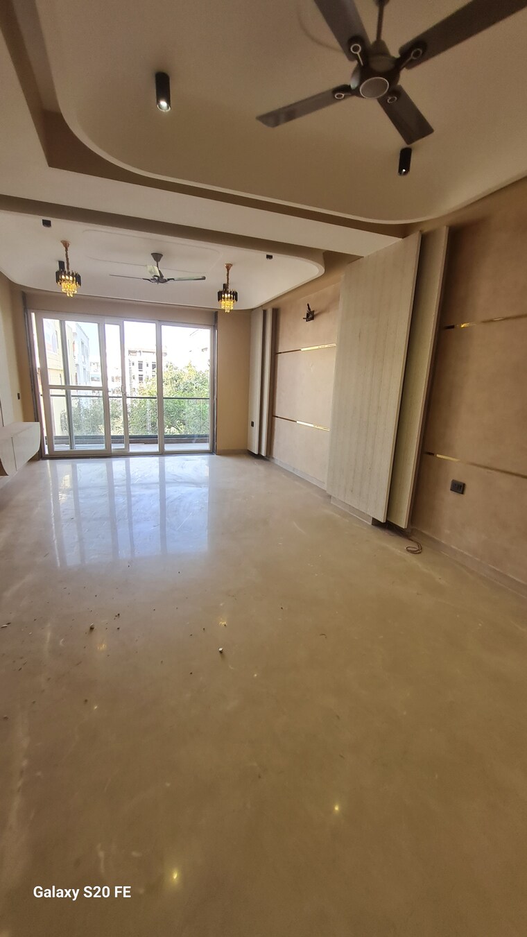 Kitchen, dlf phase ii 3 Bedroom 2000 Sq.Ft. Builder Floor In Dlf Phase ii Gurgaon 10360199