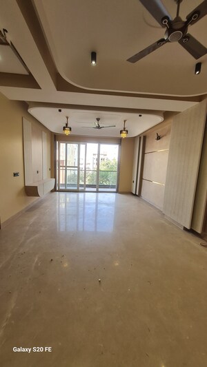 Staircase in 3 BHK Builder Floor at Dlf Phase ii – for Sale