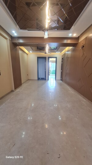 Furnished Amenities in 3 BHK Builder Floor at Dlf Phase ii – for Sale