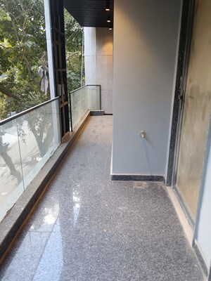 Balcony in 3 BHK Builder Floor at Dlf Phase ii – for Sale
