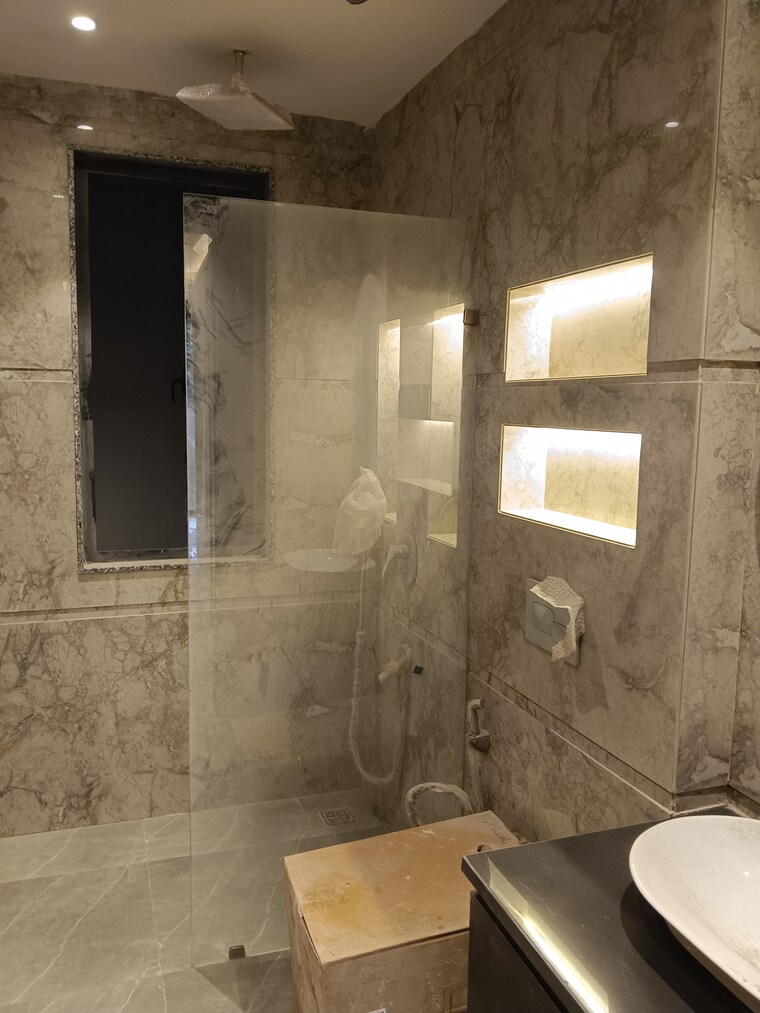 Bathroom, dlf phase ii 3 Bedroom 2000 Sq.Ft. Builder Floor In Dlf Phase ii Gurgaon 10360224