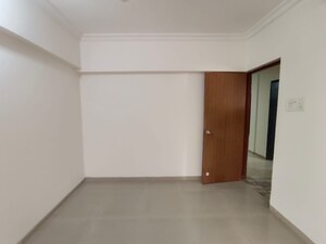 Room in 2 BHK Apartment at MM Spectra, Chembur – for Rent