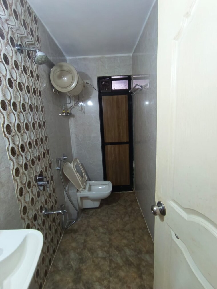Bathroom, mm-spectra 2 Bedroom 940 Sq.Ft. Apartment In Chembur Mumbai 10361501
