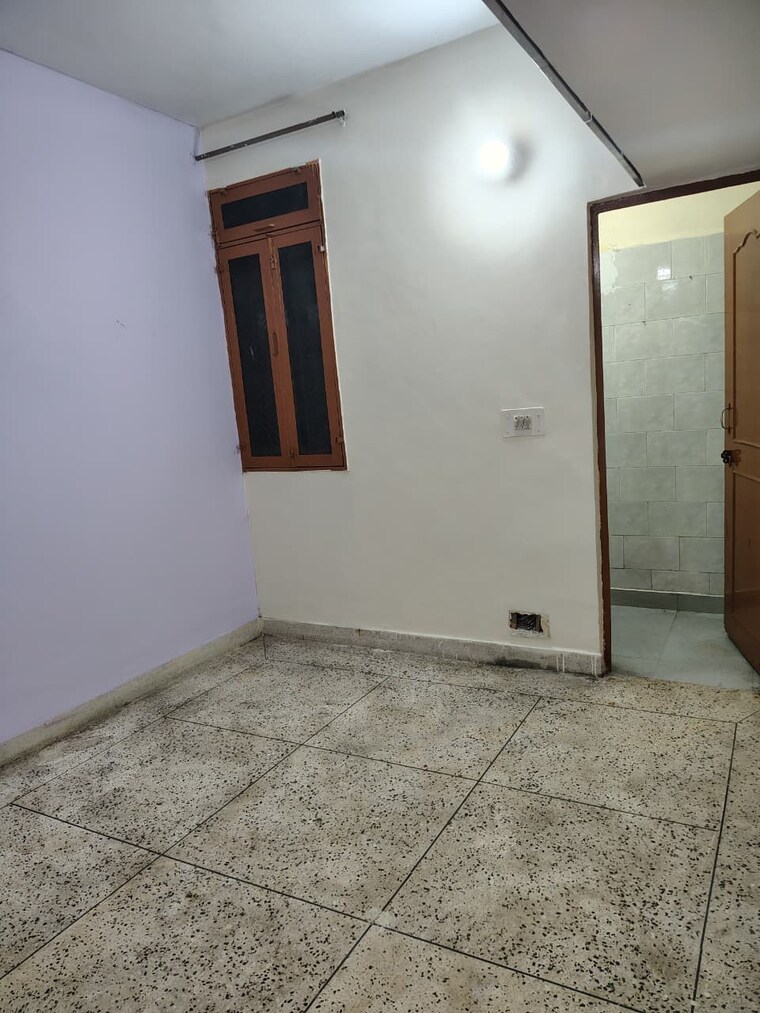 Room, rohini sector 14 3 Bedroom 1250 Sq.Ft. Apartment In Rohini Sector 14 Delhi 10361519