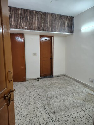 Room in 3 BHK Apartment at Rohini Sector 14 – for Sale