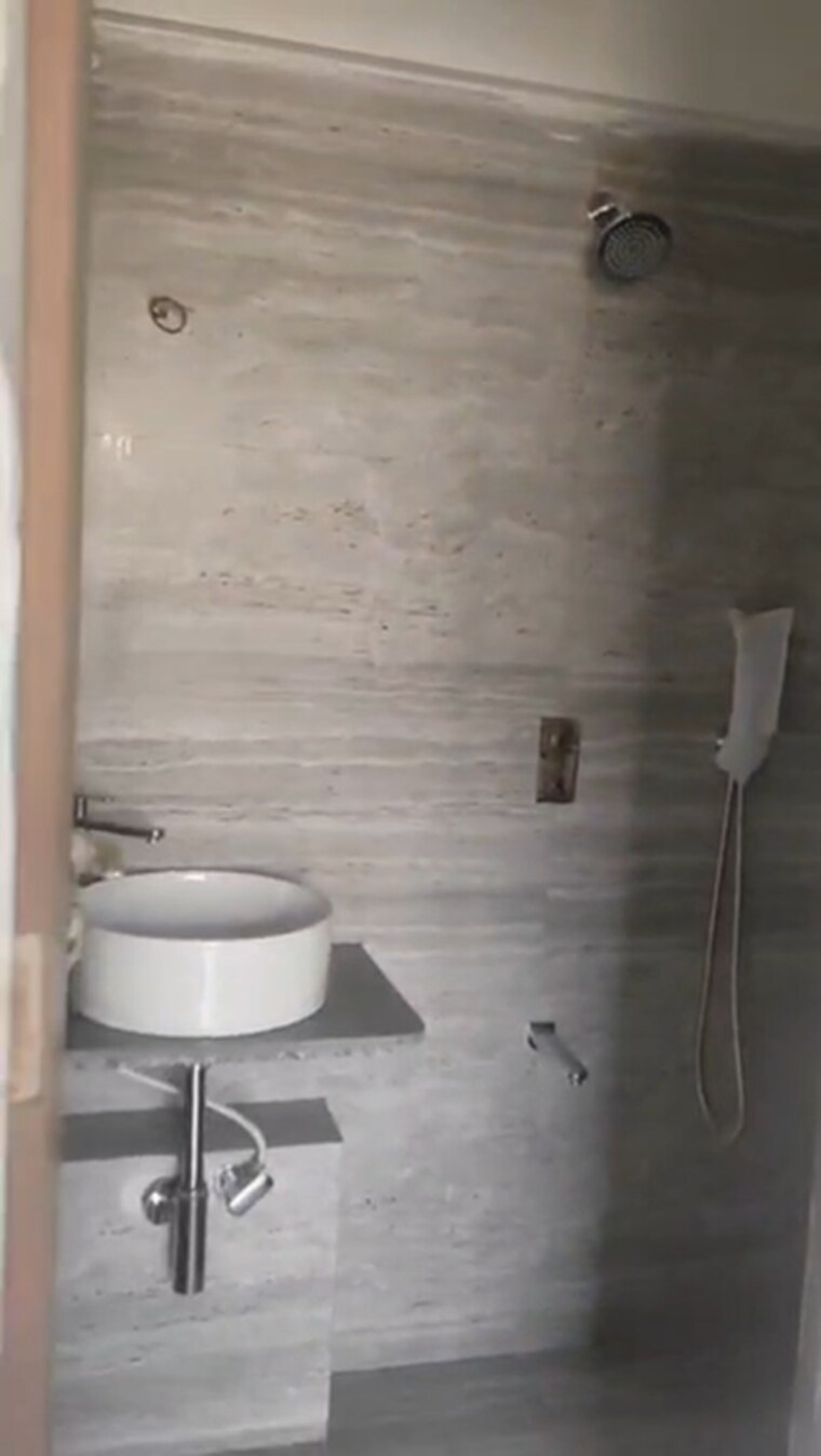 Bathroom, sindhi-society 1 Bedroom 640 Sq.Ft. Apartment In Chembur Mumbai 10361531