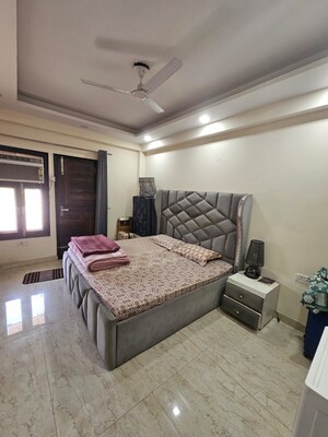 Bedroom in 2 BHK Builder Floor at Sector 52 – for Rent