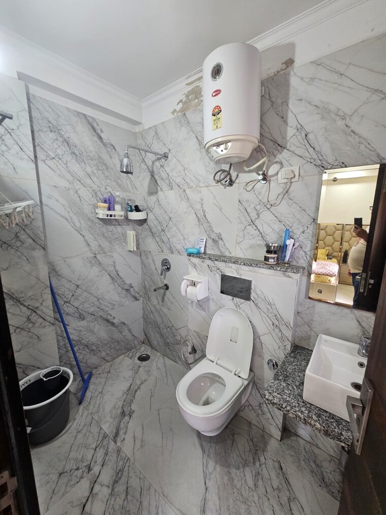 Bathroom, sector 52 2 Bedroom 1200 Sq.Ft. Builder Floor In Sector 52 Gurgaon 10361546