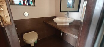 Ekta World Lake Primrose