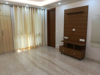 3 BHK Builder Floor for Sale in Sarita Vihar, Delhi